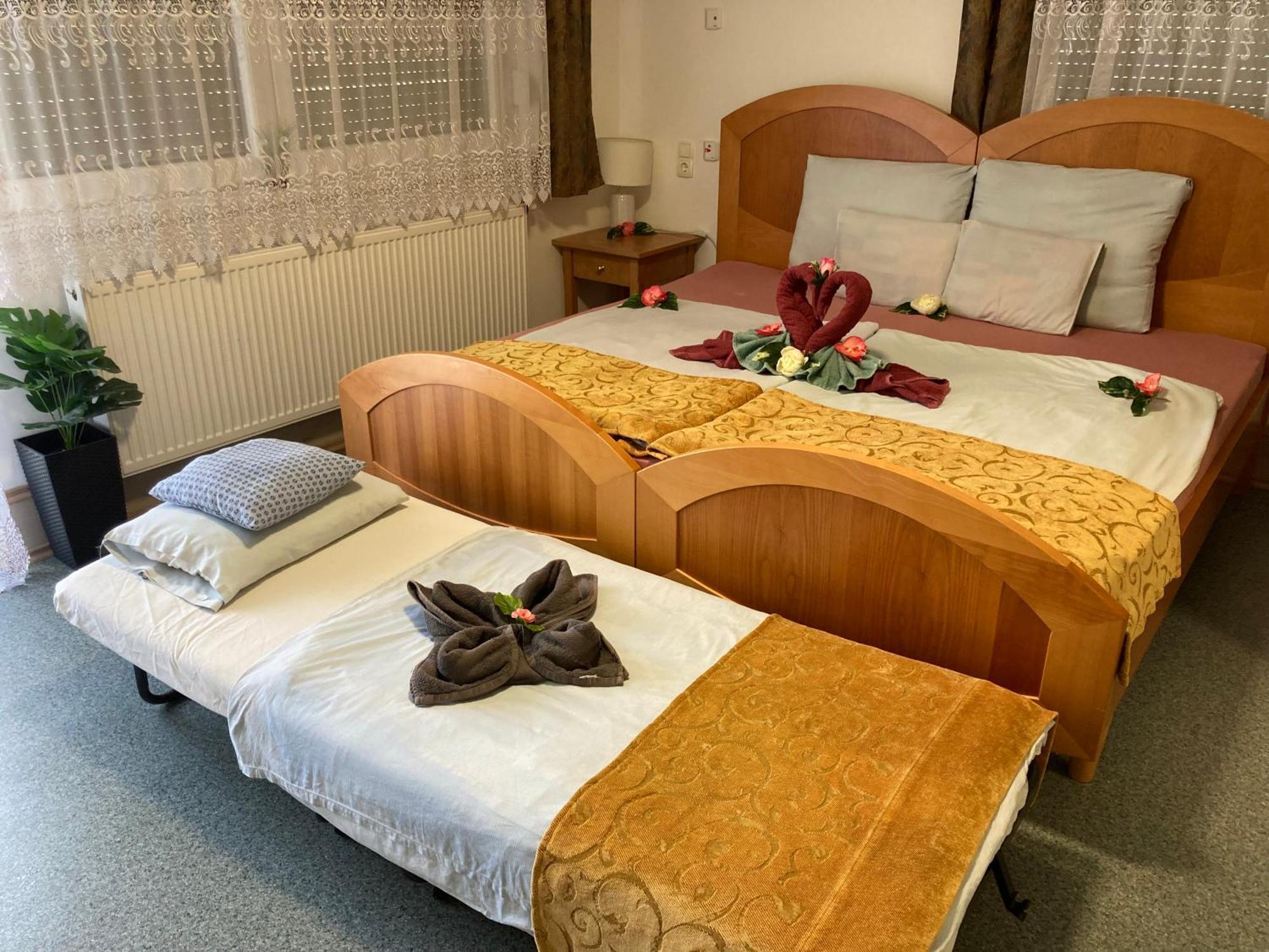 Szelim Motel Tatabánya Esterno foto