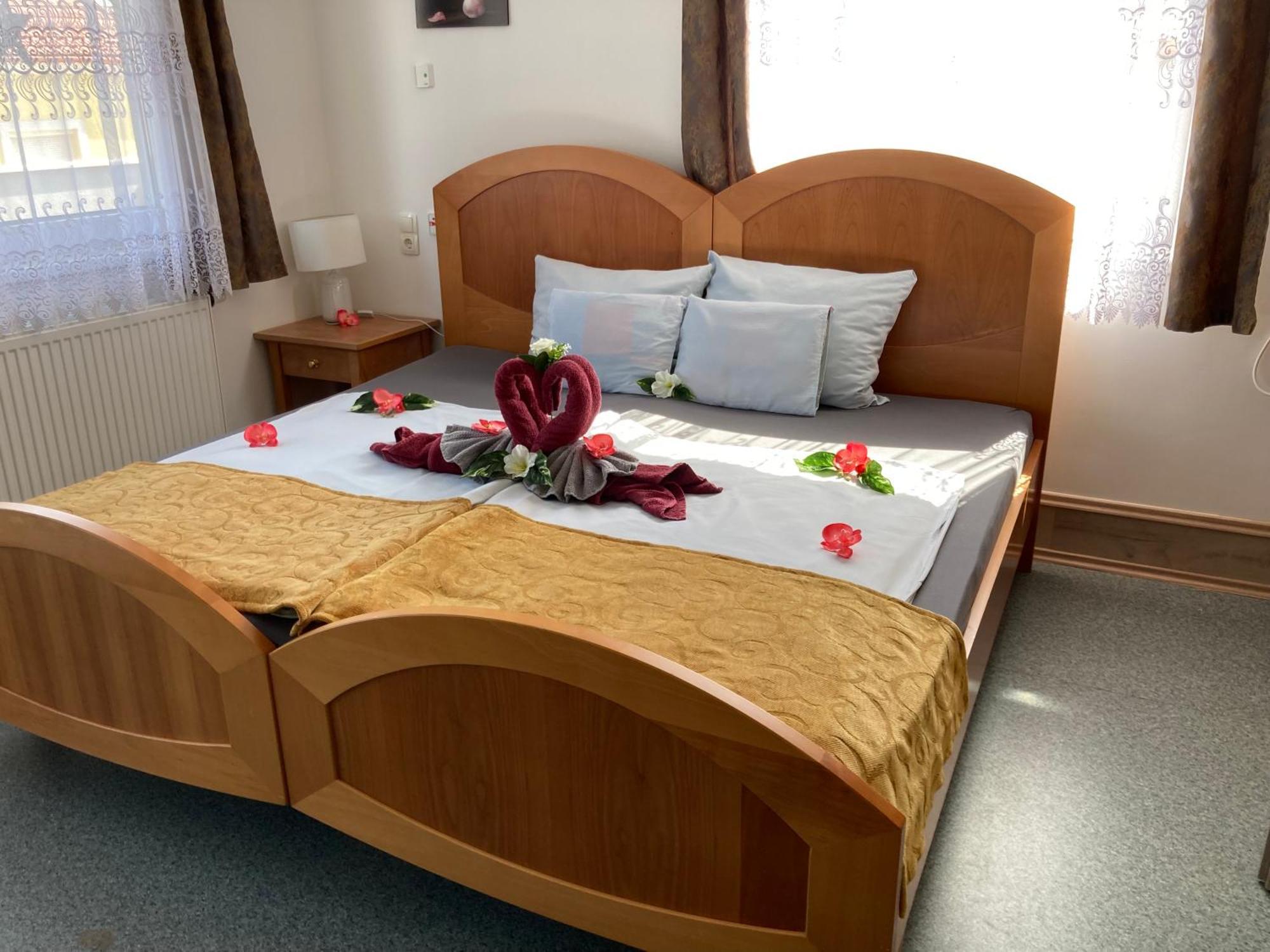 Szelim Motel Tatabánya Esterno foto