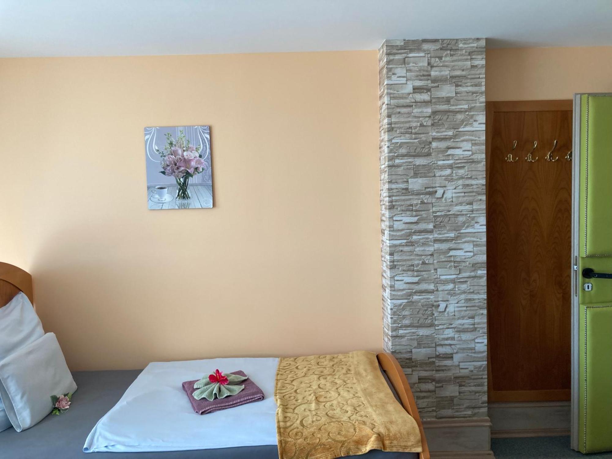 Szelim Motel Tatabánya Esterno foto